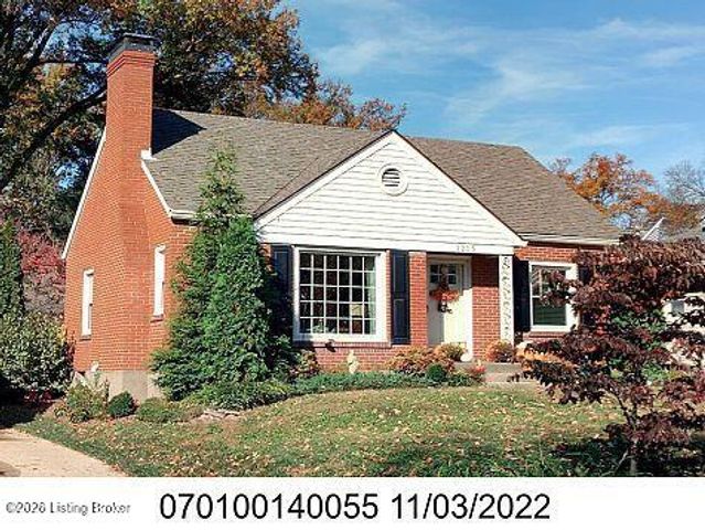 1215 Falcon Dr, Audubon Park, KY 40213