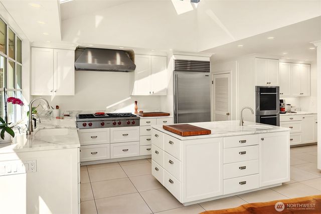 453 McGilvra Boulevard E, Seattle, WA 98112