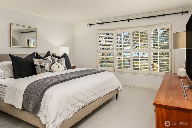 453 McGilvra Boulevard E, Seattle, WA 98112