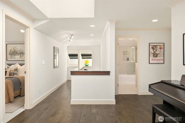 453 McGilvra Boulevard E, Seattle, WA 98112