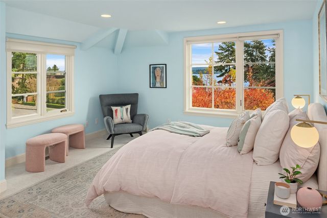 453 McGilvra Boulevard E, Seattle, WA 98112