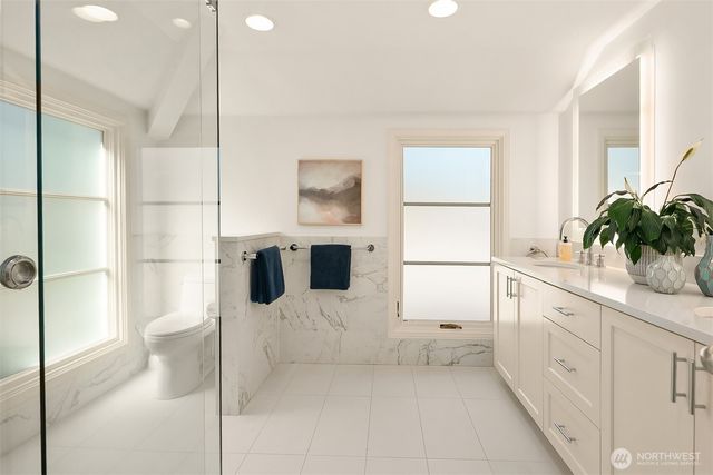 453 McGilvra Boulevard E, Seattle, WA 98112