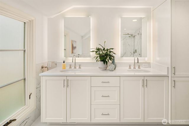 453 McGilvra Boulevard E, Seattle, WA 98112