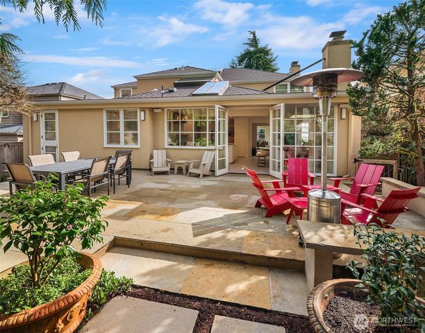 453 McGilvra Boulevard E, Seattle, WA 98112