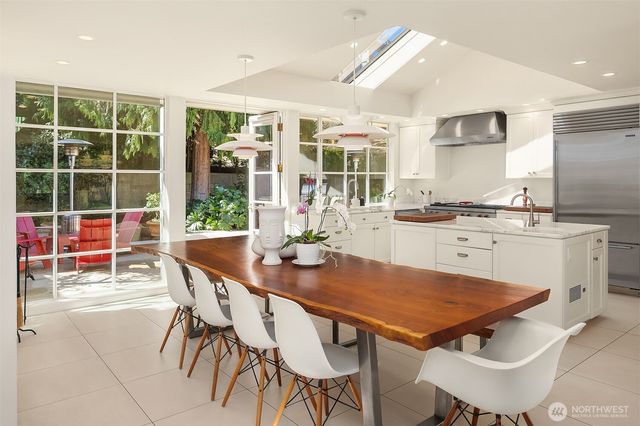 453 McGilvra Boulevard E, Seattle, WA 98112