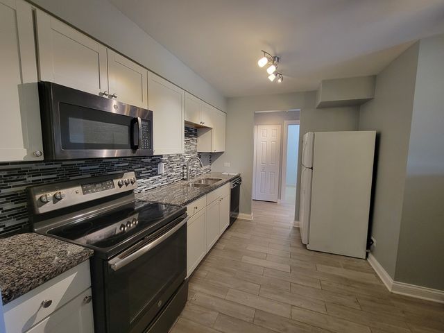 1505 E Central Road 312B, Arlington Heights, IL 60005