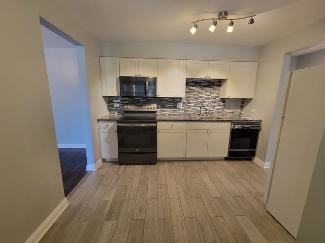 1505 E Central Road 312B, Arlington Heights, IL 60005