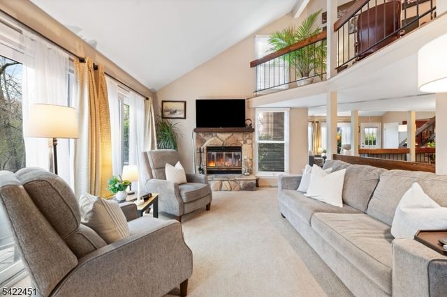 124 Bluebird Dr 4C, Hillsborough Twp., NJ 08844