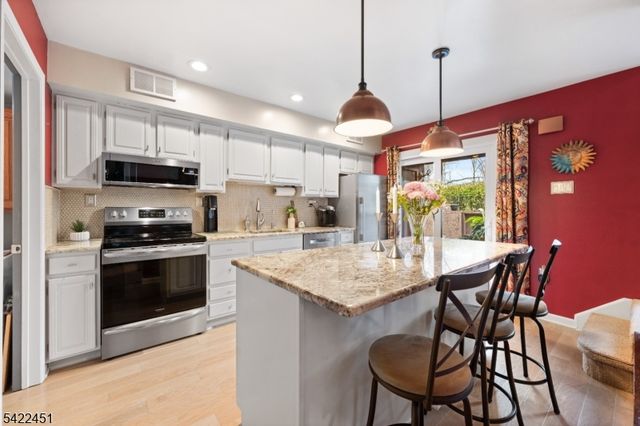 124 Bluebird Dr 4C, Hillsborough Twp., NJ 08844