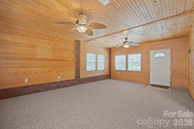 114 Glenwood Valley Drive, Harmony, NC 28634