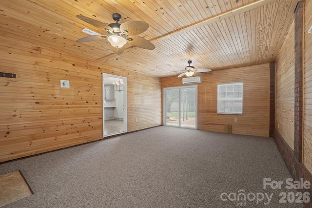 114 Glenwood Valley Drive, Harmony, NC 28634