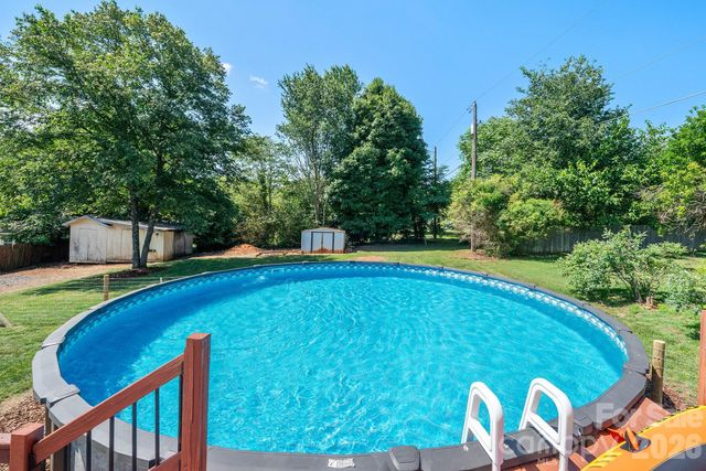 114 Glenwood Valley Drive, Harmony, NC 28634