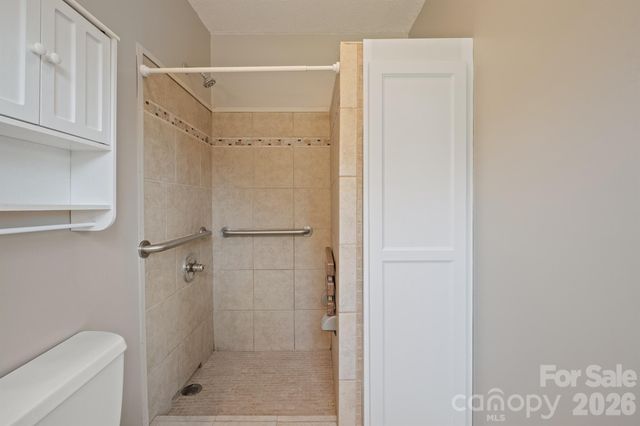 114 Glenwood Valley Drive, Harmony, NC 28634