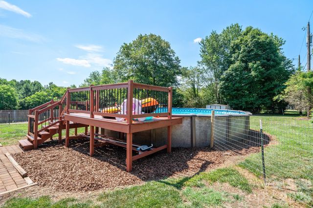 114 Glenwood Valley Drive, Harmony, NC 28634