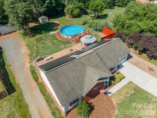 114 Glenwood Valley Drive, Harmony, NC 28634