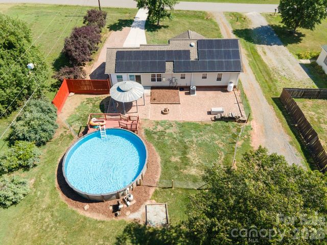 114 Glenwood Valley Drive, Harmony, NC 28634