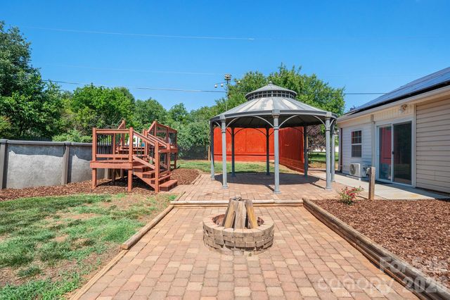 114 Glenwood Valley Drive, Harmony, NC 28634