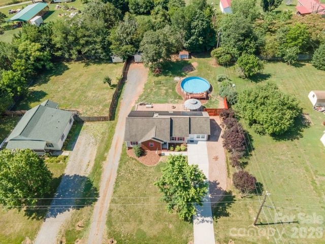 114 Glenwood Valley Drive, Harmony, NC 28634