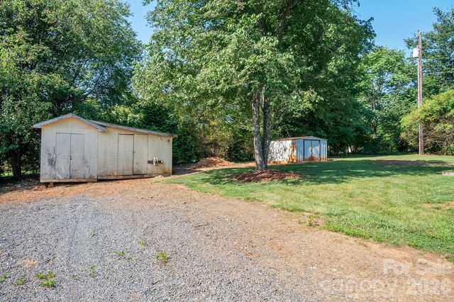 114 Glenwood Valley Drive, Harmony, NC 28634