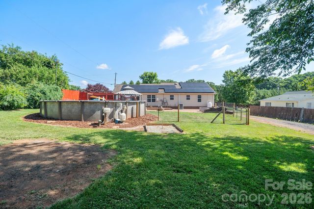 114 Glenwood Valley Drive, Harmony, NC 28634