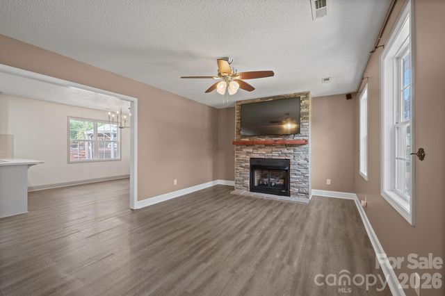 114 Glenwood Valley Drive, Harmony, NC 28634