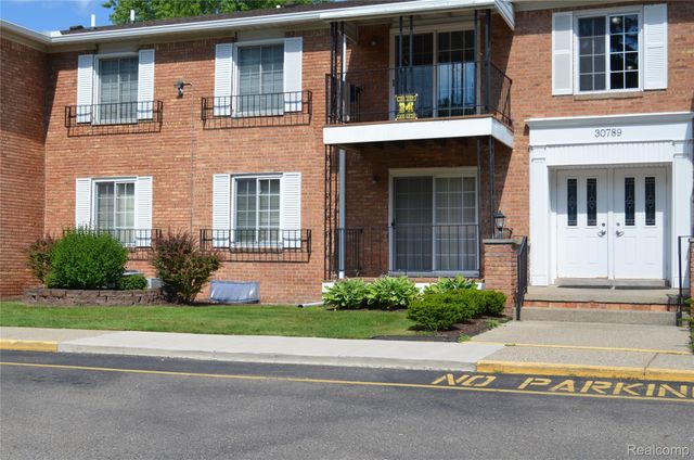 30789 Shiawassee Road 9, Farmington, MI 48336