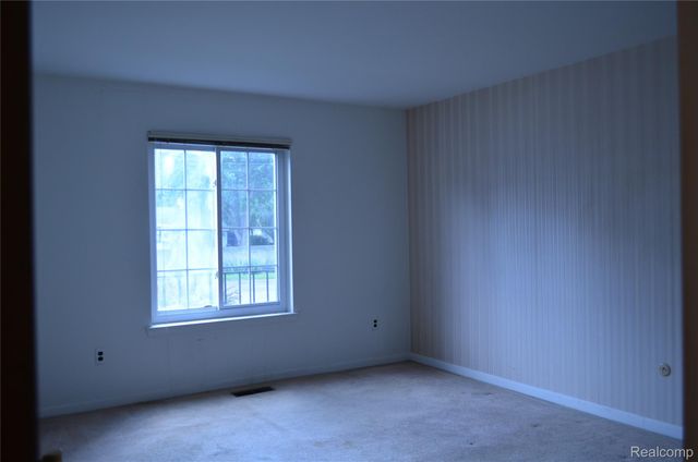 30789 Shiawassee Road 9, Farmington, MI 48336