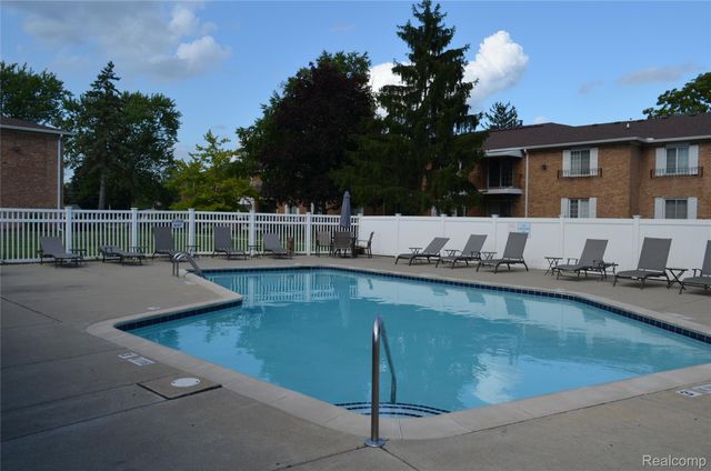 30789 Shiawassee Road 9, Farmington, MI 48336
