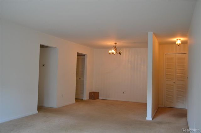 30789 Shiawassee Road 9, Farmington, MI 48336