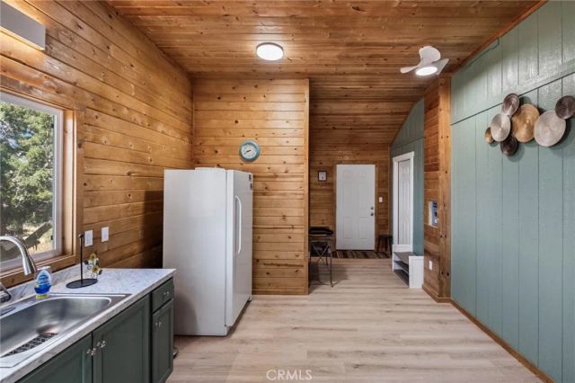 984 Pinon Road, Pinon Hills, CA 92372