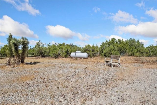 984 Pinon Road, Pinon Hills, CA 92372