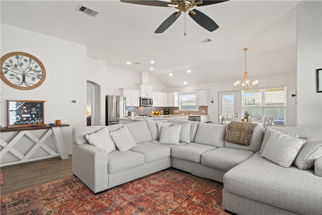 1249 Thames Chase Dr, Corpus Christi, TX 78415