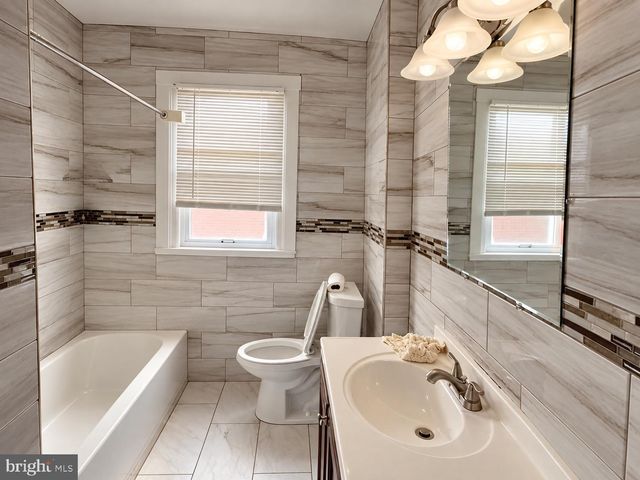 7476 OXFORD AVE, Philadelphia, PA 19111