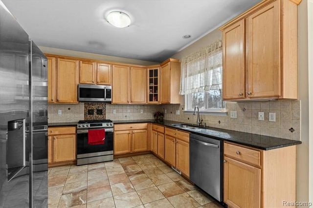 25833 Cove Creek Drive, Taylor, MI 48180