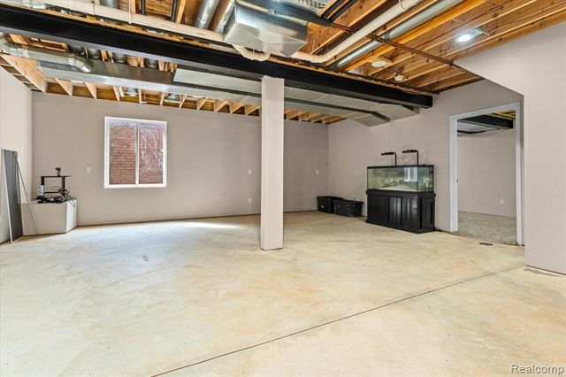 25833 Cove Creek Drive, Taylor, MI 48180