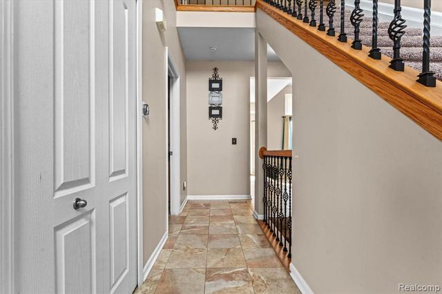 25833 Cove Creek Drive, Taylor, MI 48180
