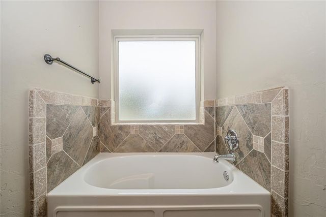 10337 Hawthorn Drive, Oklahoma City, OK 73120