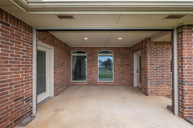 10337 Hawthorn Drive, Oklahoma City, OK 73120
