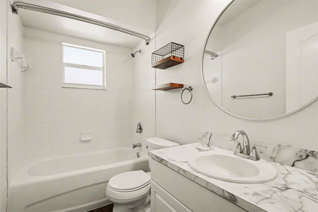 1303 SE 19TH STREET, Cape Coral, FL 33990