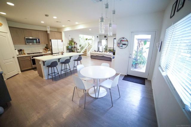 35875 Esperia Way, Fallbrook, CA 92028