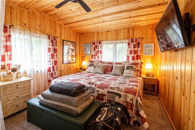 40204 Valley Of The Falls, Forest Falls, CA 92339