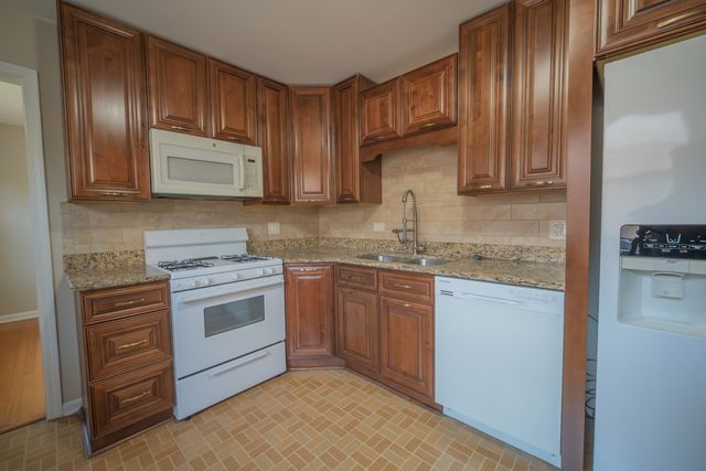 3039 Sarah Street, Franklin Park, IL 60131