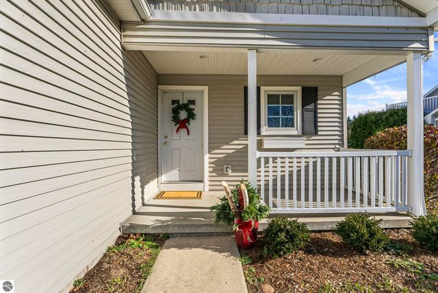 6260 Single Tree Lane, Williamsburg, MI 49690