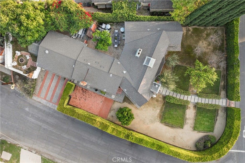 Image 22 of property listing at 5306 Norwich Avenue, Sherman Oaks, CA 91411