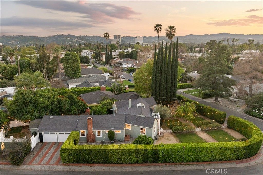Image 23 of property listing at 5306 Norwich Avenue, Sherman Oaks, CA 91411