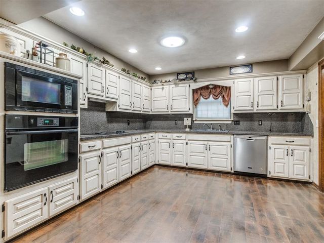 2716 SW 110th Street, Oklahoma City, OK 73170