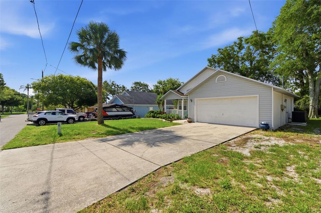 Image 6 of property listing at 5514 KENTUCKY AVENUE, New Port Richey, FL 34652