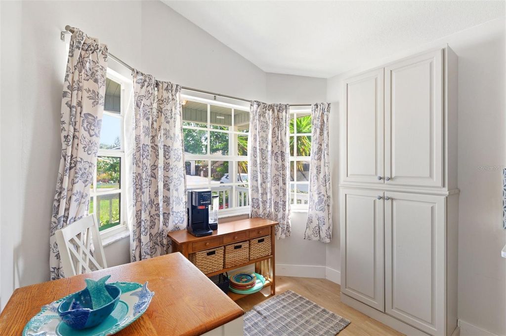 Image 8 of property listing at 5514 KENTUCKY AVENUE, New Port Richey, FL 34652