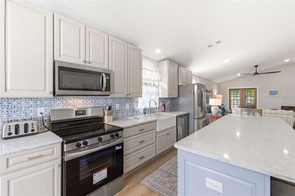Image 10 of property listing at 5514 KENTUCKY AVENUE, New Port Richey, FL 34652