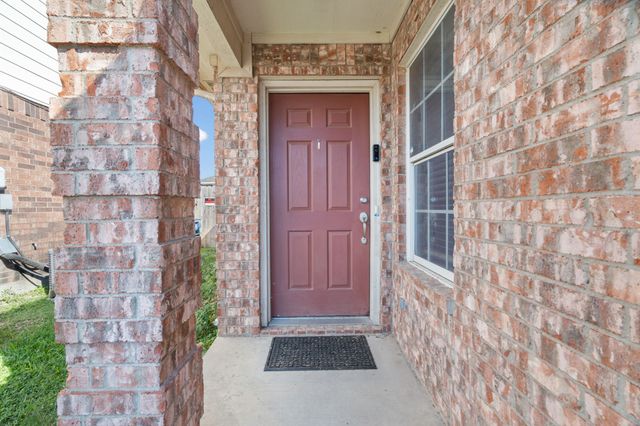 232 Memory Drive, Fort Worth, TX 76108